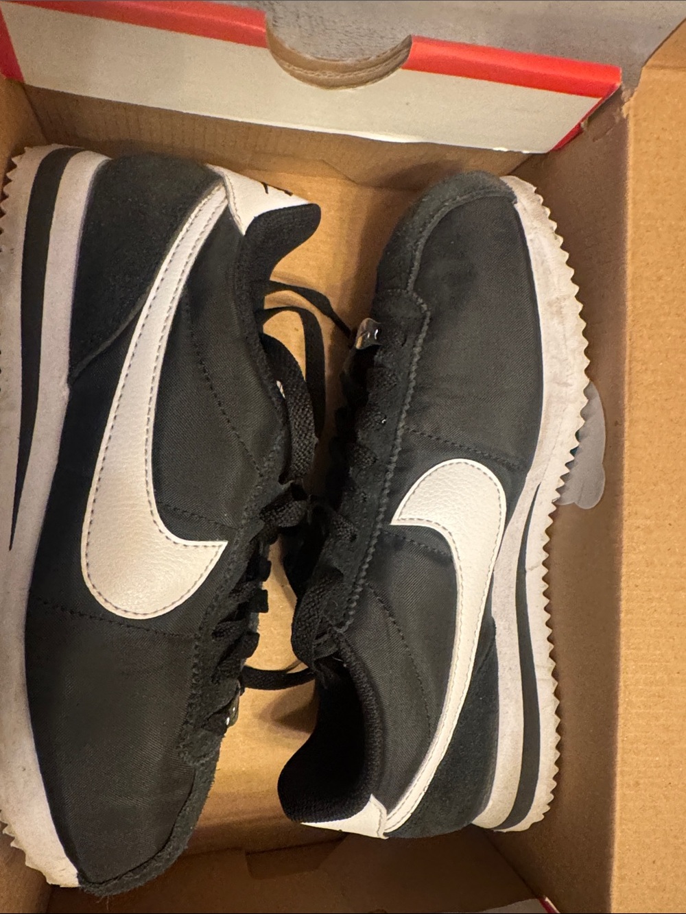 Nike Cortez Black & White Mens size 6 Women’s Size 4.5